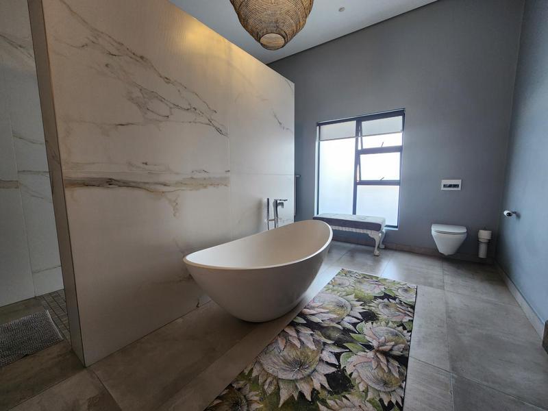 5 Bedroom Property for Sale in Heron Banks Golf Estate Free State